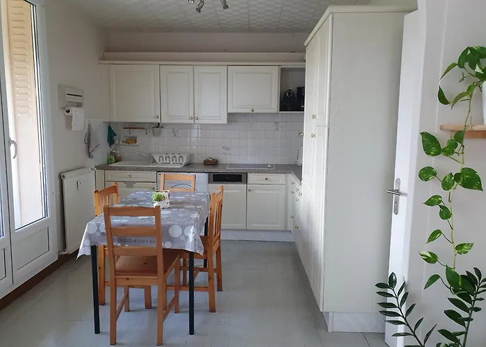 Medipole T2 Avec Un Garage Gratuit Sur Place, 16Min A Centre Ville Lyon En Metro A