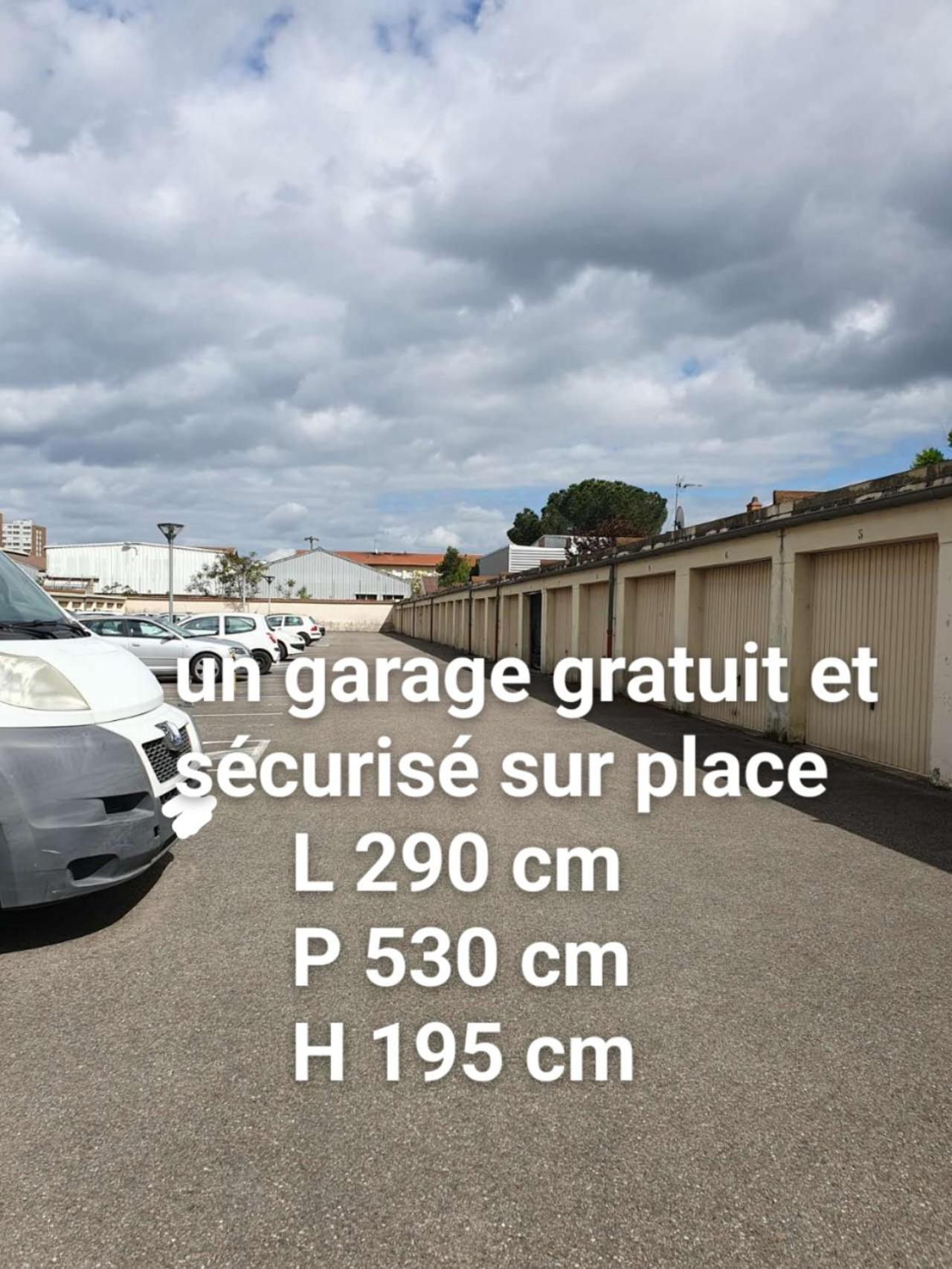 Appartement Medipole T2 Avec Un Garage Gratuit Sur Place, 16min A Centre Lyon En Metro A