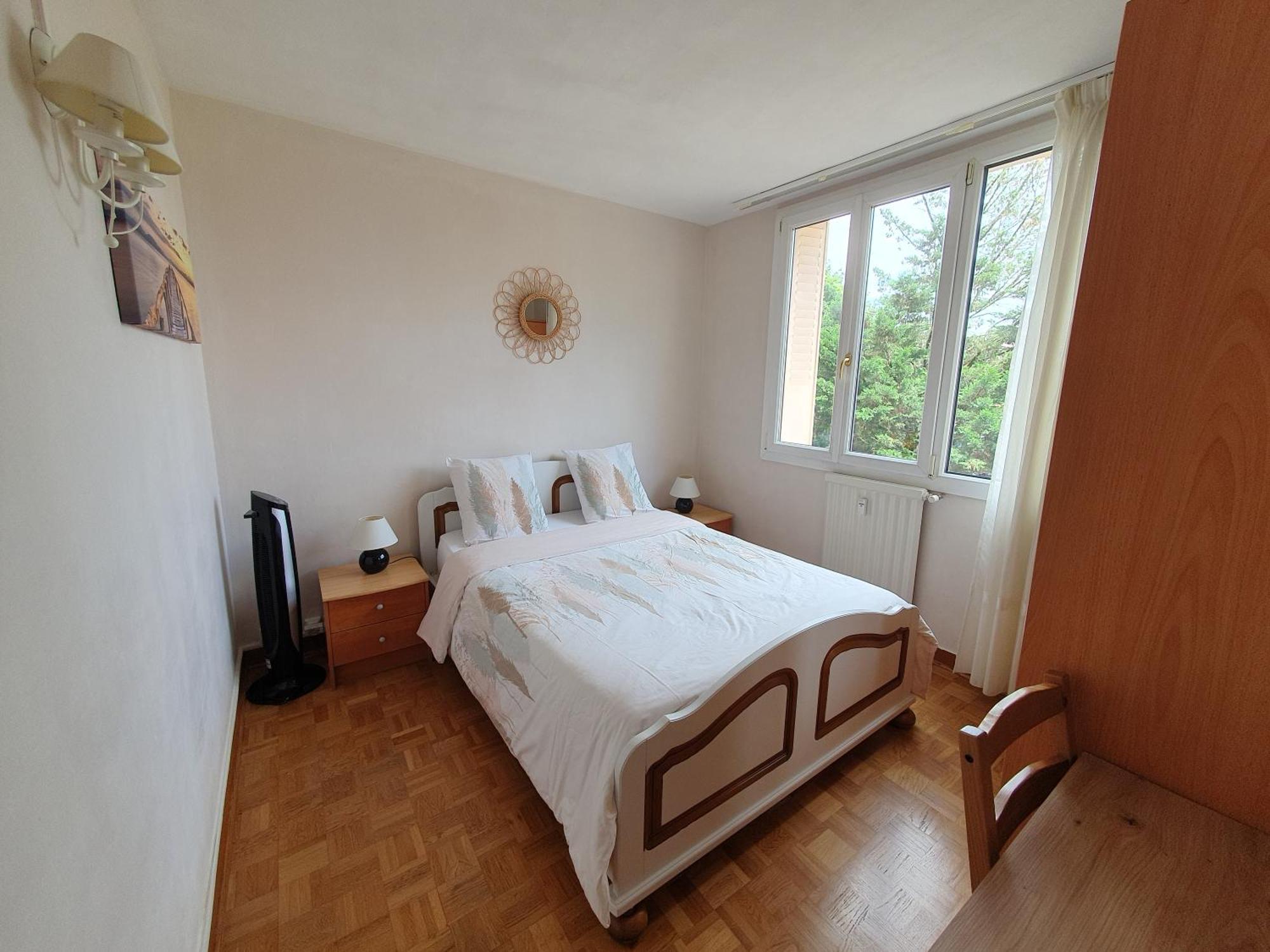 Appartement Medipole T2 Avec Un Garage Gratuit Sur Place, 16min A Centre Lyon En Metro A *