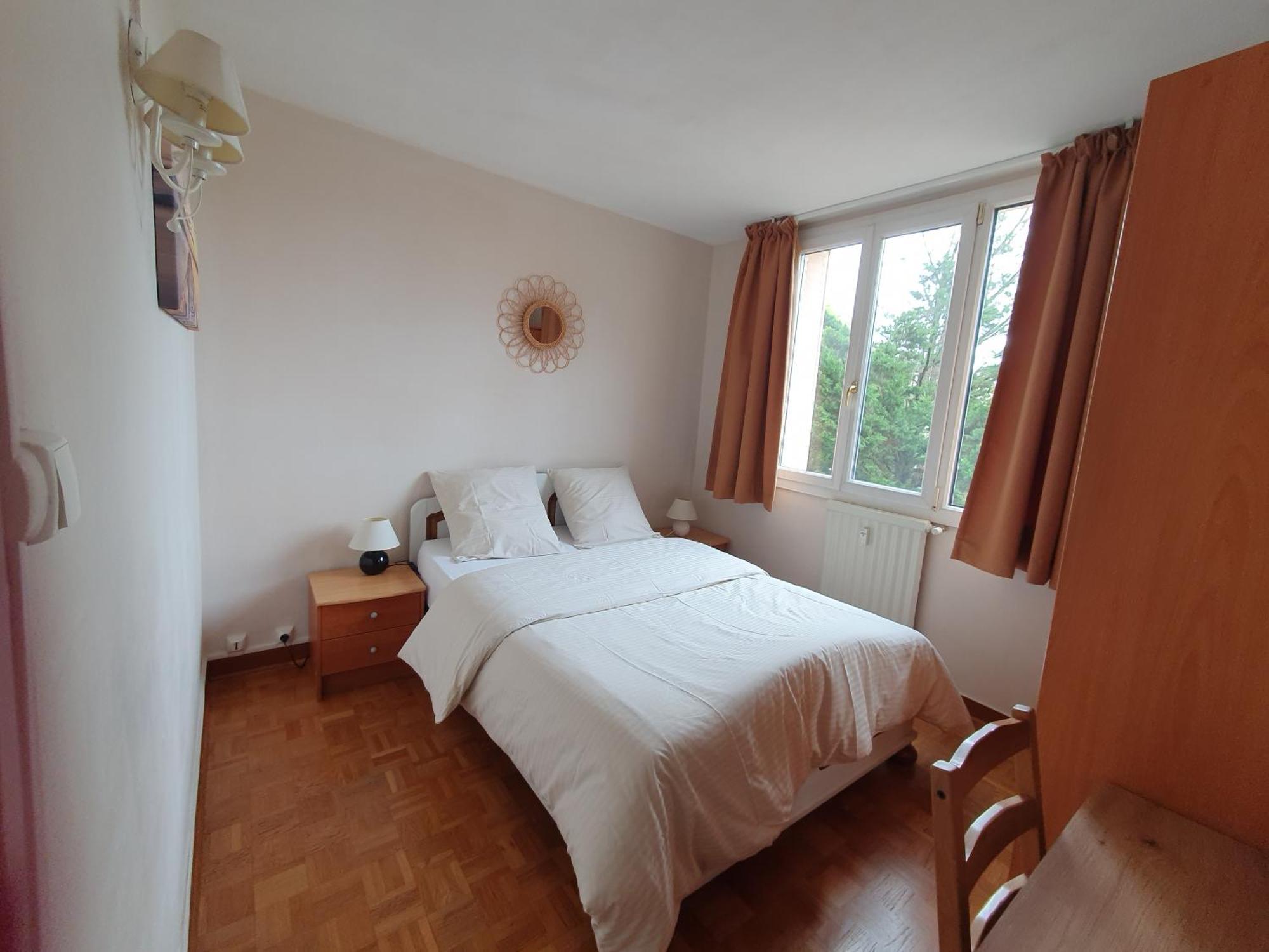 Appartement Medipole T2 Avec Un Garage Gratuit Sur Place, 16min A Centre Lyon En Metro A Villeurbanne